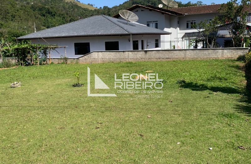 Terreno em �tima localiza��o no bairro G�vea na cidade de Rodeio.