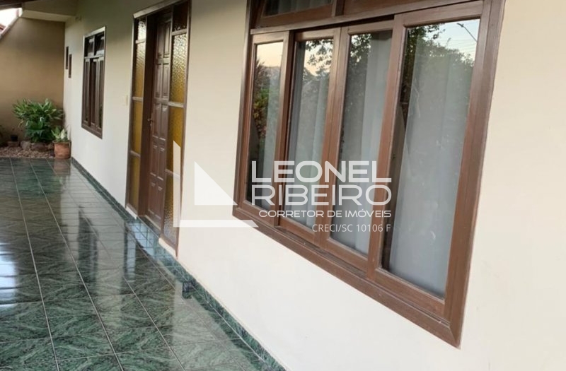 Casa espa�osa + Ed�cula