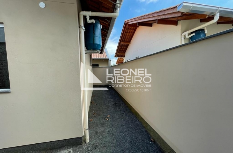 Casa nova no bairro Araponguinhas