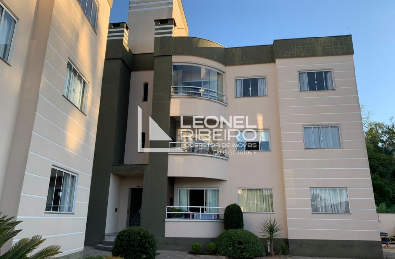 Apartamento com 3 dormit�rios no bairro Padre Martinho Stein.