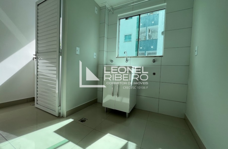 Apartamento Novo em �tima localiza��o no bairro das Na��es - Timb�/SC