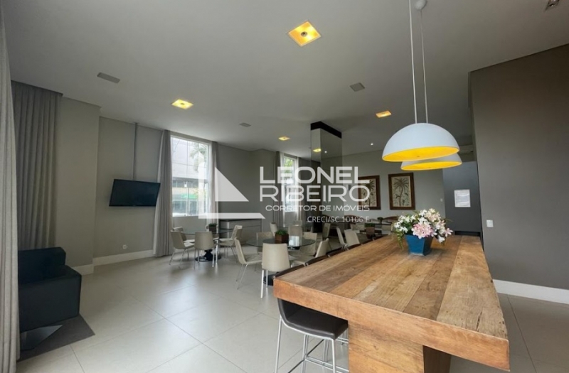 Apartamento alto padr�o semi mobiliado a poucos metros do Centro de Timb�.