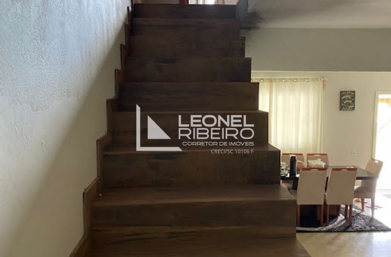 S�tio Encantador em Timb�.