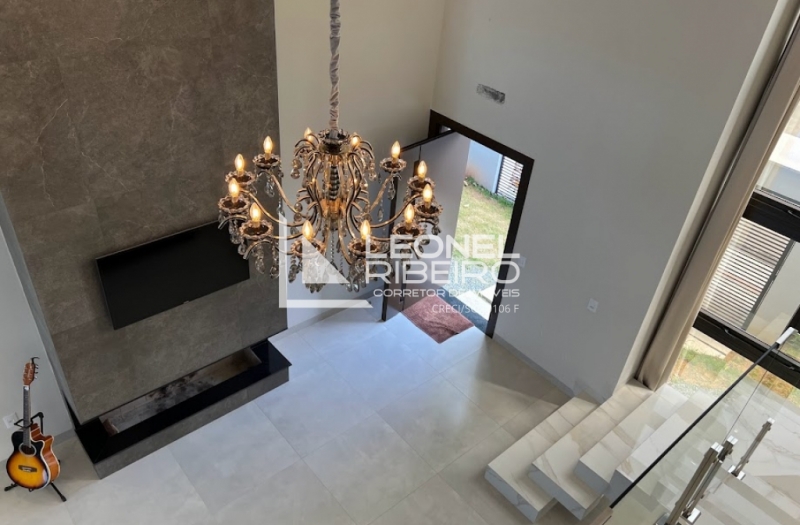 Casa alto padr�o com 3 dormit�rios no bairro Capitais em Timb�.