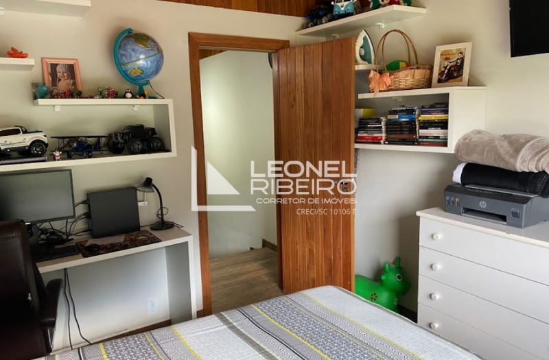 S�tio Encantador em Timb�.