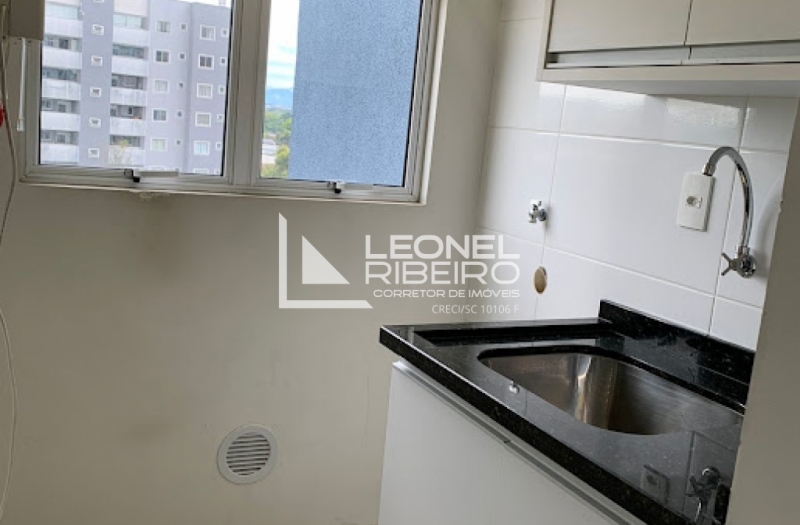 Apartamento mobiliado pr�ximo ao Centro de Timb�.