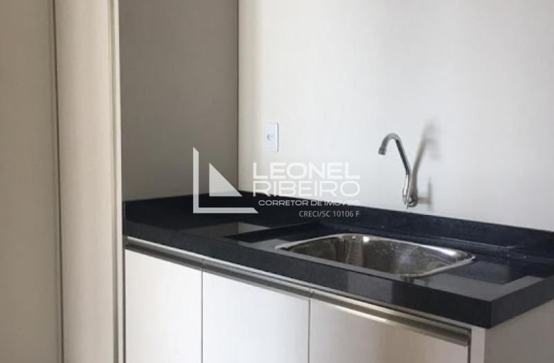 Apartamento alto padr�o semi mobiliado com 3 su�tes no bairro das Na��es/Timb�