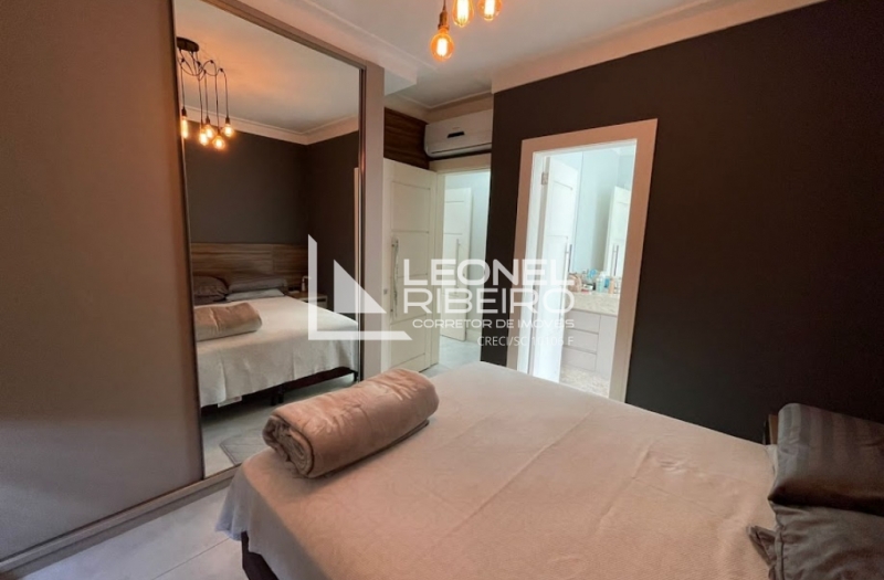 Casa mobiliada com piscina � venda no bairro Quintino em Timb�/SC