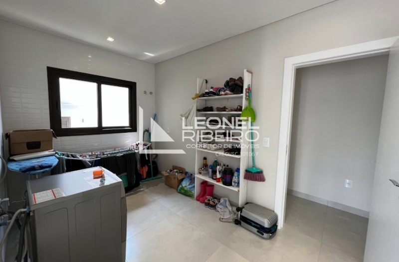 Casa alto padr�o com 3 dormit�rios no bairro Capitais em Timb�.