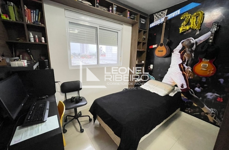 Apartamento alto padr�o semi mobiliado a poucos metros do Centro de Timb�.