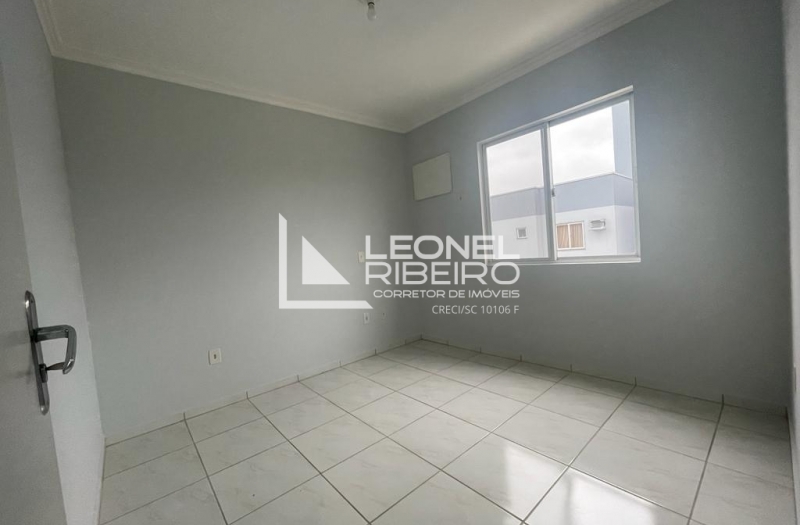 Apartamento com 2 dormit�rios no bairro Quintino