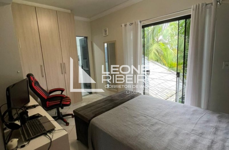 Casa alto padr�o com 2 pavimentos no bairro Imigrantes.