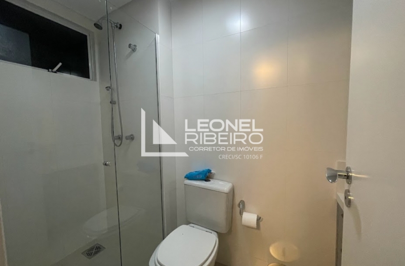 Apartamento Alto Padr�o em Andar Alto  a Poucos Metros do Centro 100% Mobiliado