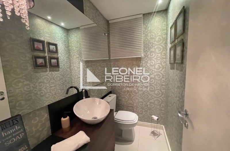 Apartamento Alto Padr�o em Andar Alto  a Poucos Metros do Centro 100% Mobiliado