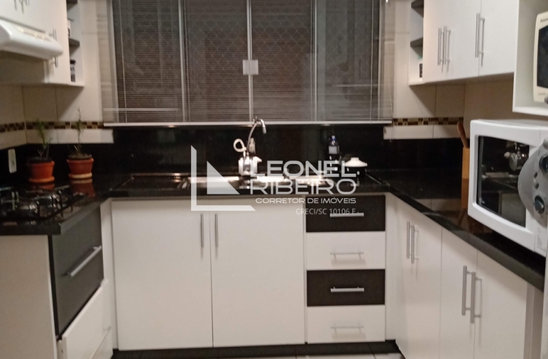 Apartamento com 3 dormit�rios no bairro Padre Martinho Stein.