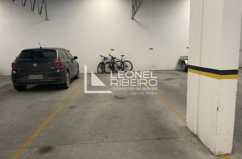 Apartamento alto padr�o semi mobiliado a poucos metros do Centro de Timb�.