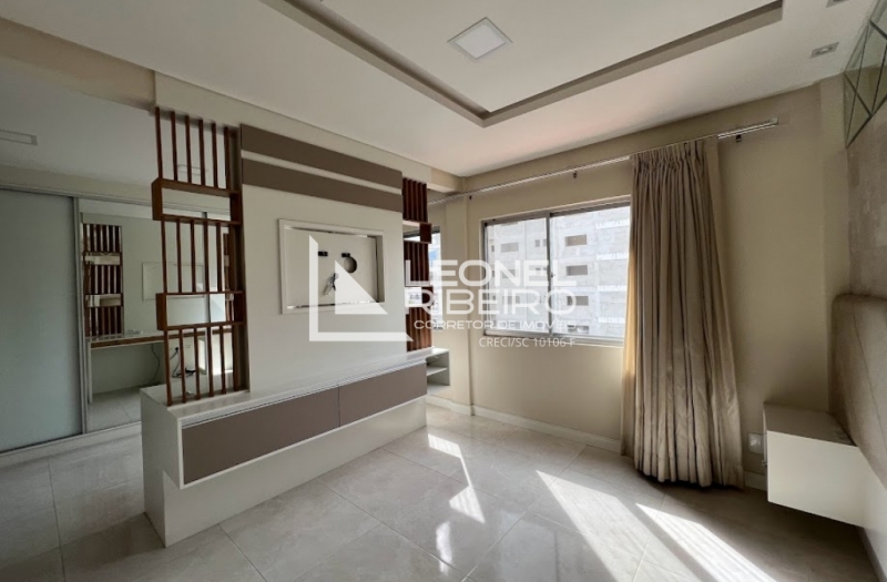 Apartamento semi mobiliado no bairro Centro em Timb�