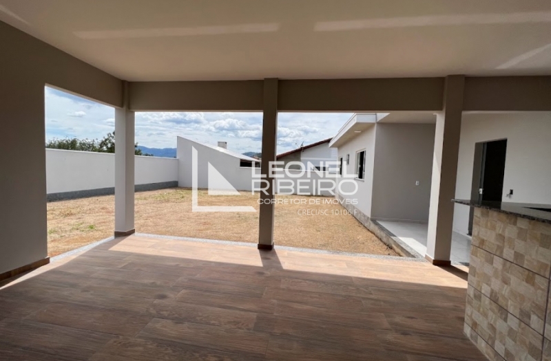 Casa nova em Rio dos Cedros no bairro Divin�ia.