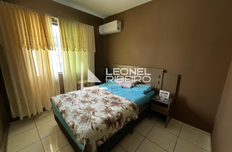 Casa + ponto comercial