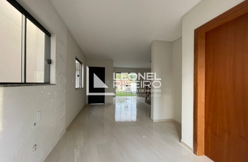 Sobrado Novo em �rea Nobre de Timb�