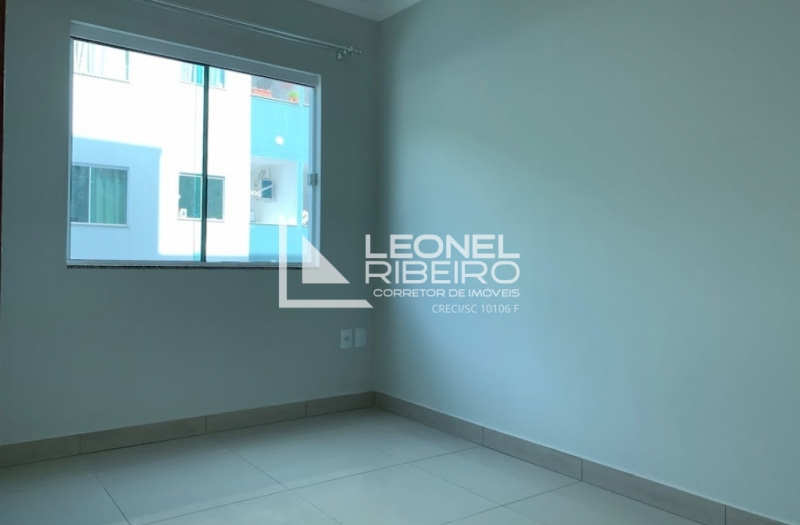 Apartamento novo no Bairro nas Na��es em Timb�.