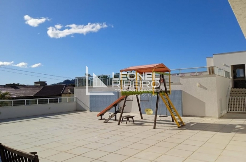 Apartamento mobiliado pr�ximo ao Centro de Timb�.