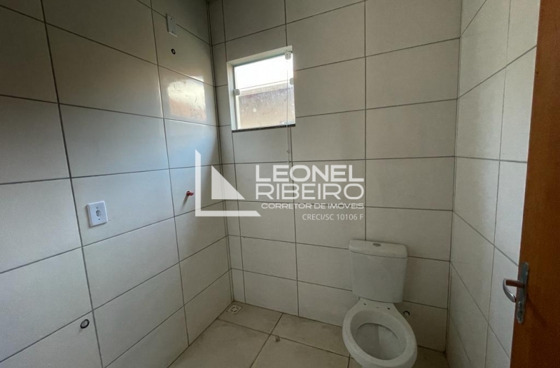 Casa nova no bairro Araponguinhas