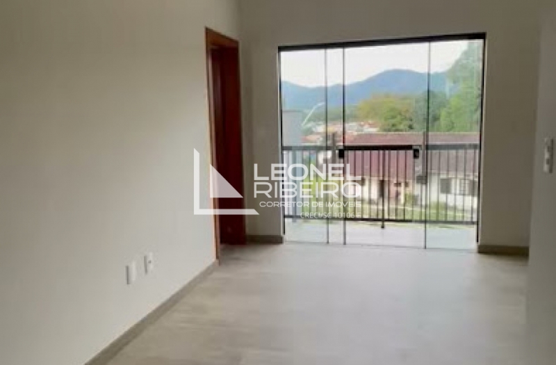 Sobrado Novo em �rea Nobre de Timb�