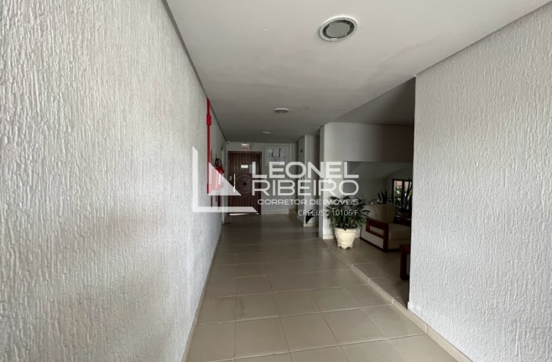 Apartamento semi mobiliado no bairro Centro em Timb�