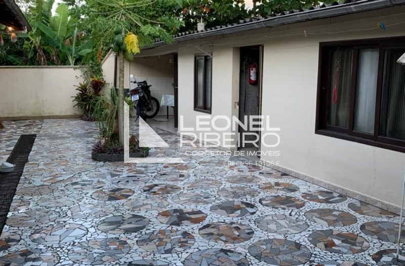 Casa espa�osa + Ed�cula