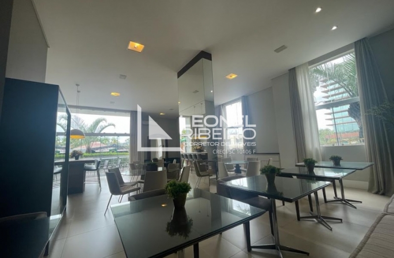 Apartamento alto padr�o semi mobiliado a poucos metros do Centro de Timb�.