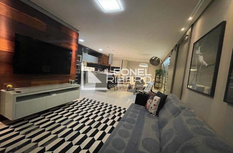 Apartamento Alto Padr�o em Andar Alto  a Poucos Metros do Centro 100% Mobiliado